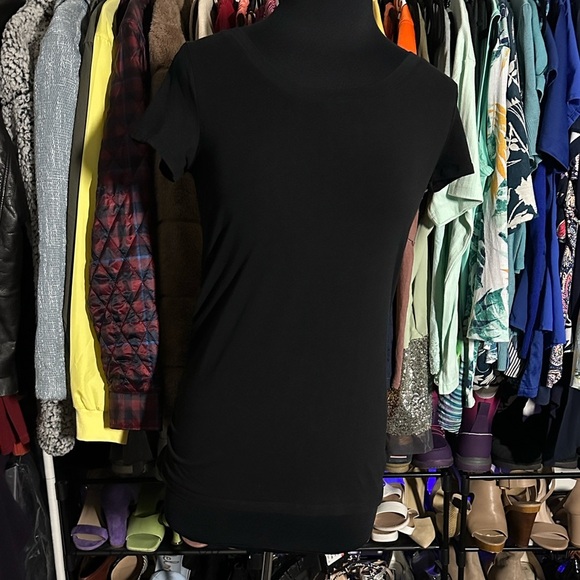 Old Navy Black Fitted Maternity Short Sleeve Tee size medium - Picture 2 of 6